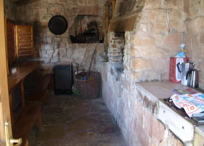 Fausto Cerca De Dinópolis *